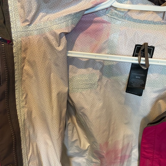 North Face Rain Shell Jacket - Picture 3 of 6